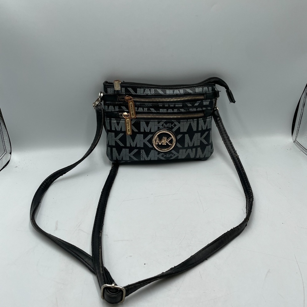 Mik Young Bag Black Gray Leather Zip Inner Pocket Detachable Strap Crossbody